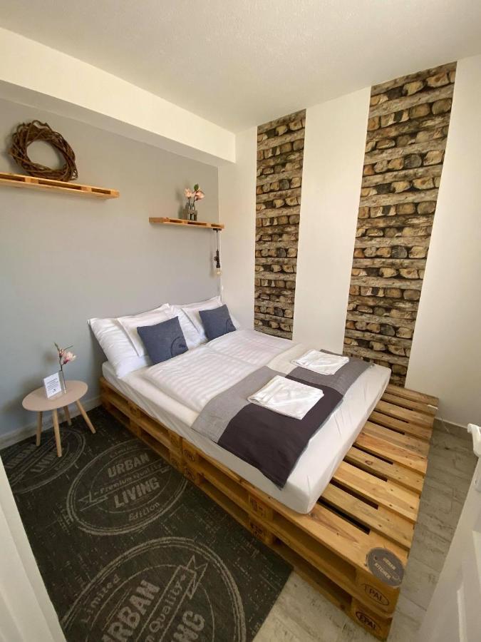 Platan Apartmanhaz Balatongyorok Exterior photo